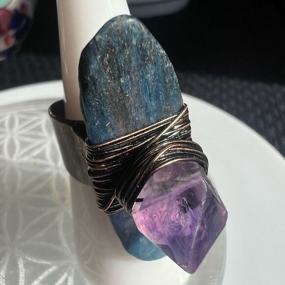 Blue Kyanite Crystal Wire Wrapped Amethyst Crystal Ring Size 7 adjustable - Picture 11 of 16